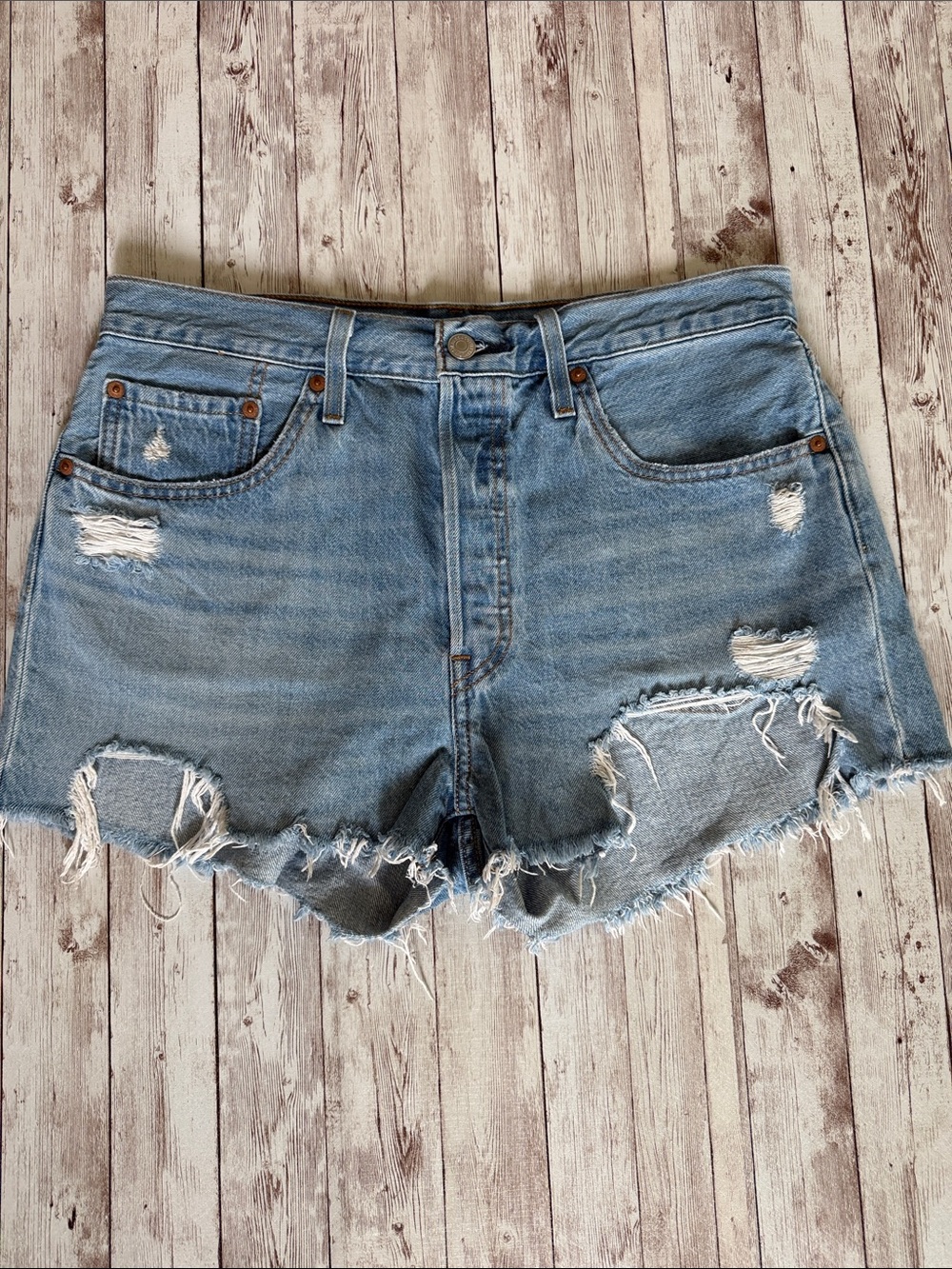 Levi's Women's Denim Shorts 501 sz 31 High Rise Button Fly Distressed Mid Blue